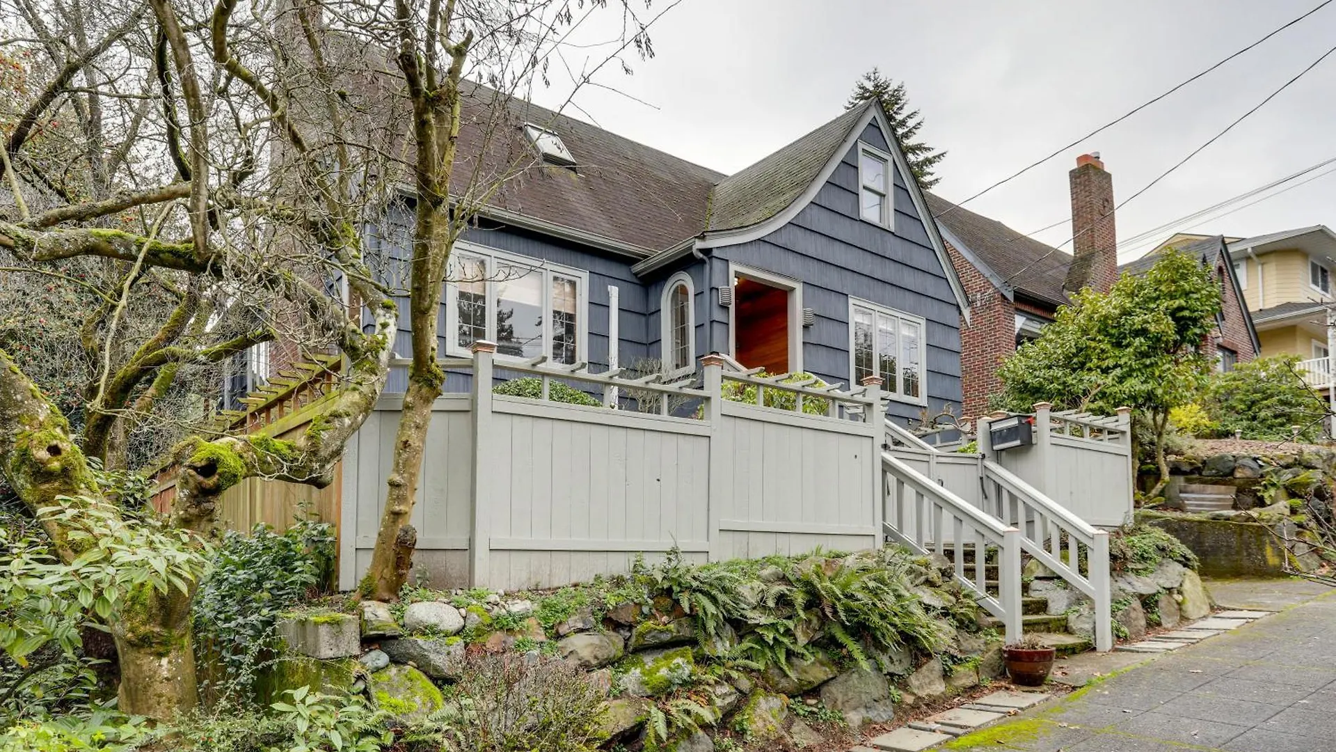 Apartment Charming Tudor-Style Rental Near Green Lake! Seattle